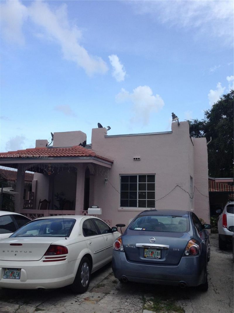 3674 SW 25th St , Miami, FL 33133 Photo