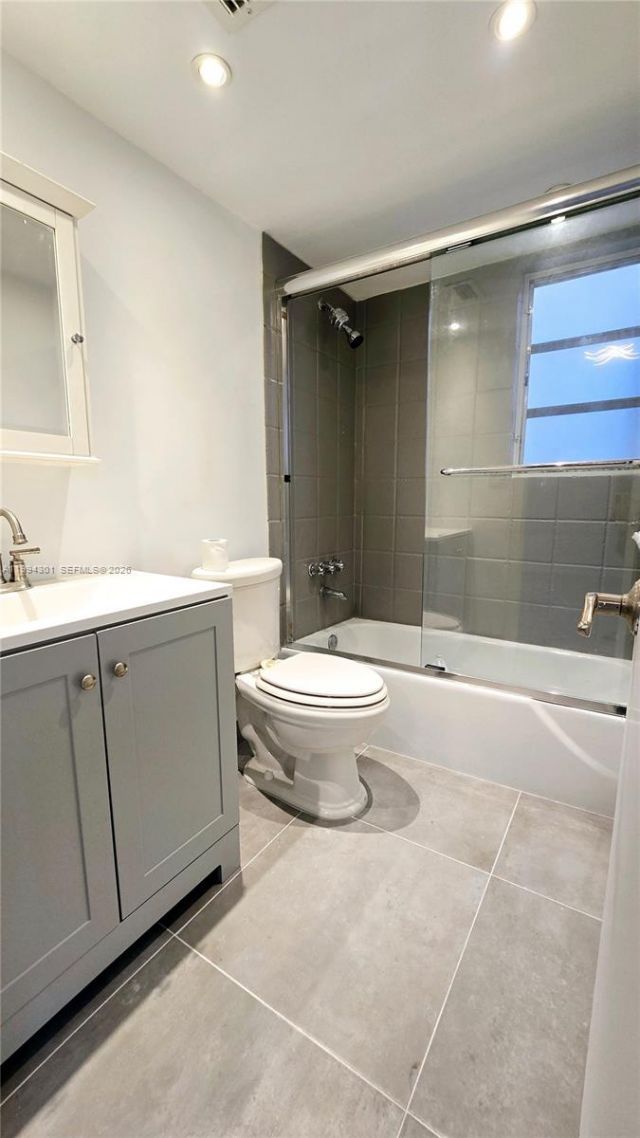 1811 Jefferson St , Unit 202, Hollywood, FL 33020 Photo