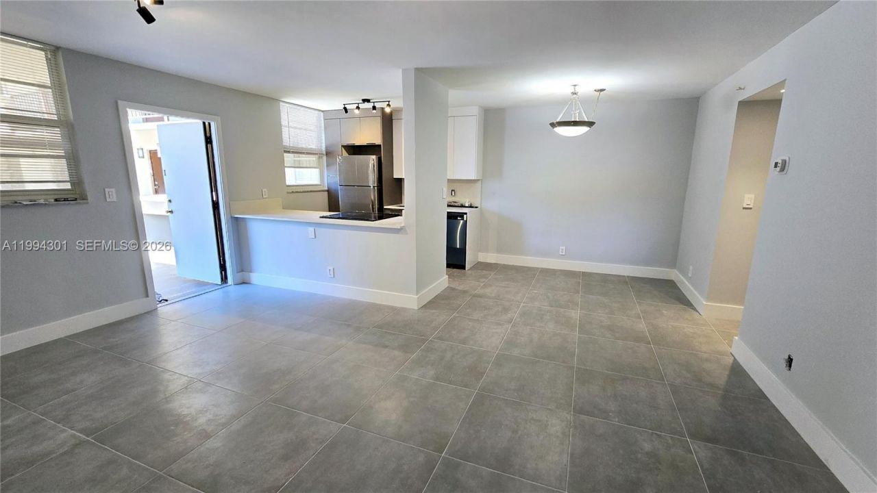 1811 Jefferson St , Unit 202, Hollywood, FL 33020 Photo