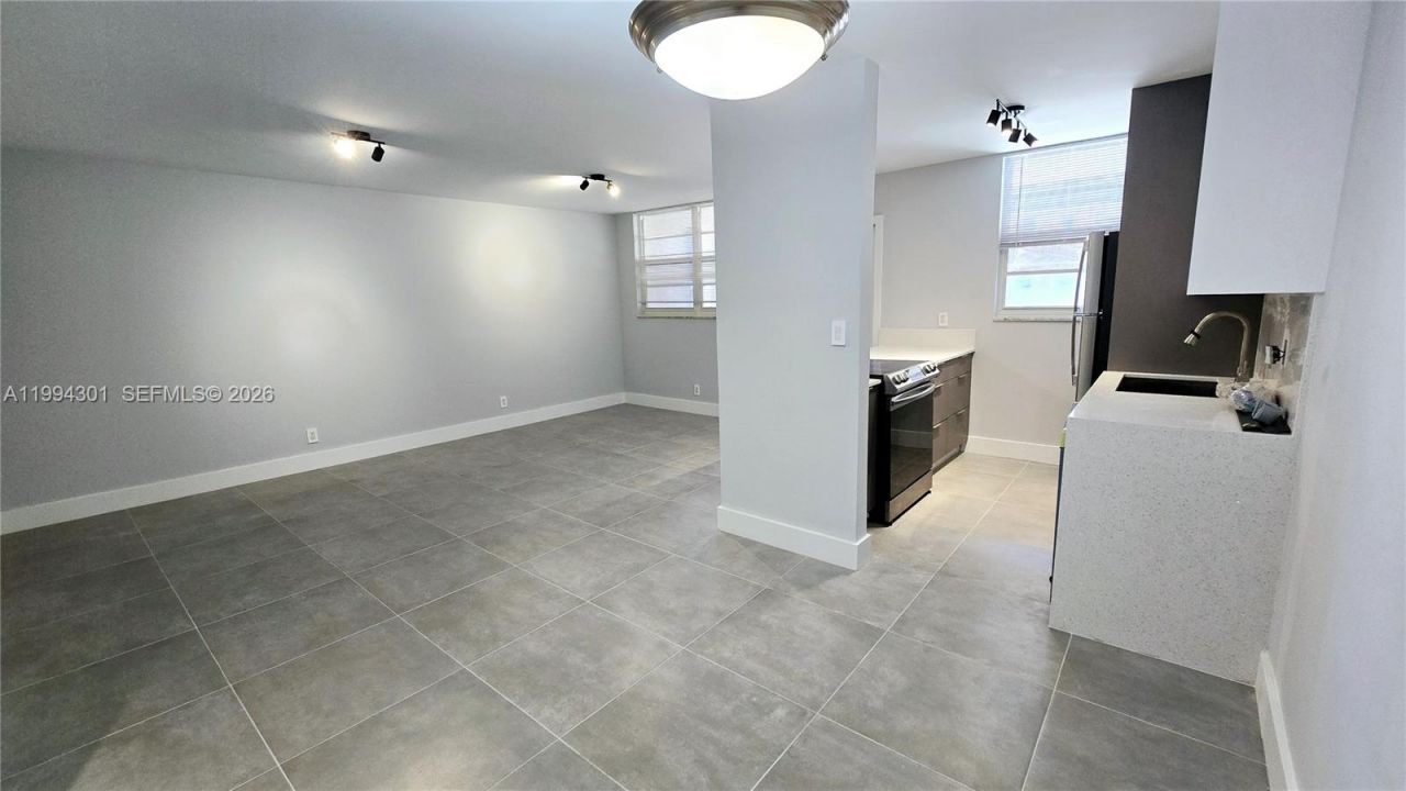 1811 Jefferson St , Unit 202, Hollywood, FL 33020 Photo