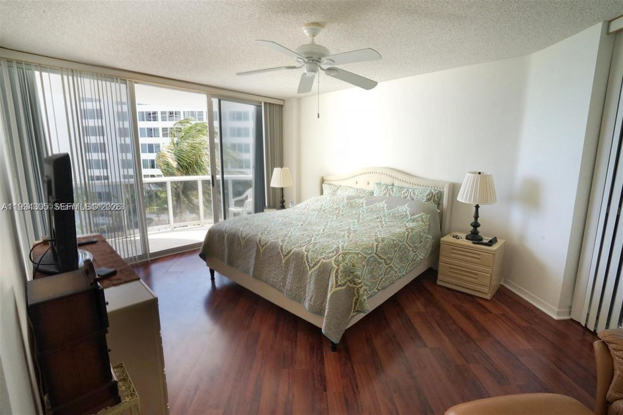 16711 Collins Ave, Unit 601, Sunny Isles Beach, FL 33160 Photo