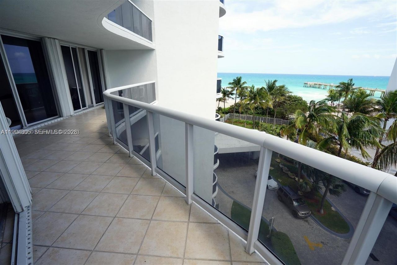 16711 Collins Ave, Unit 601, Sunny Isles Beach, FL 33160 Photo