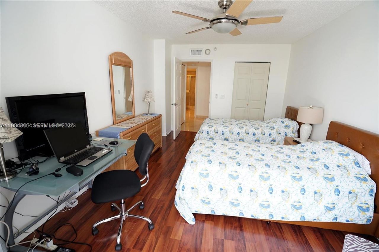 16711 Collins Ave, Unit 601, Sunny Isles Beach, FL 33160 Photo