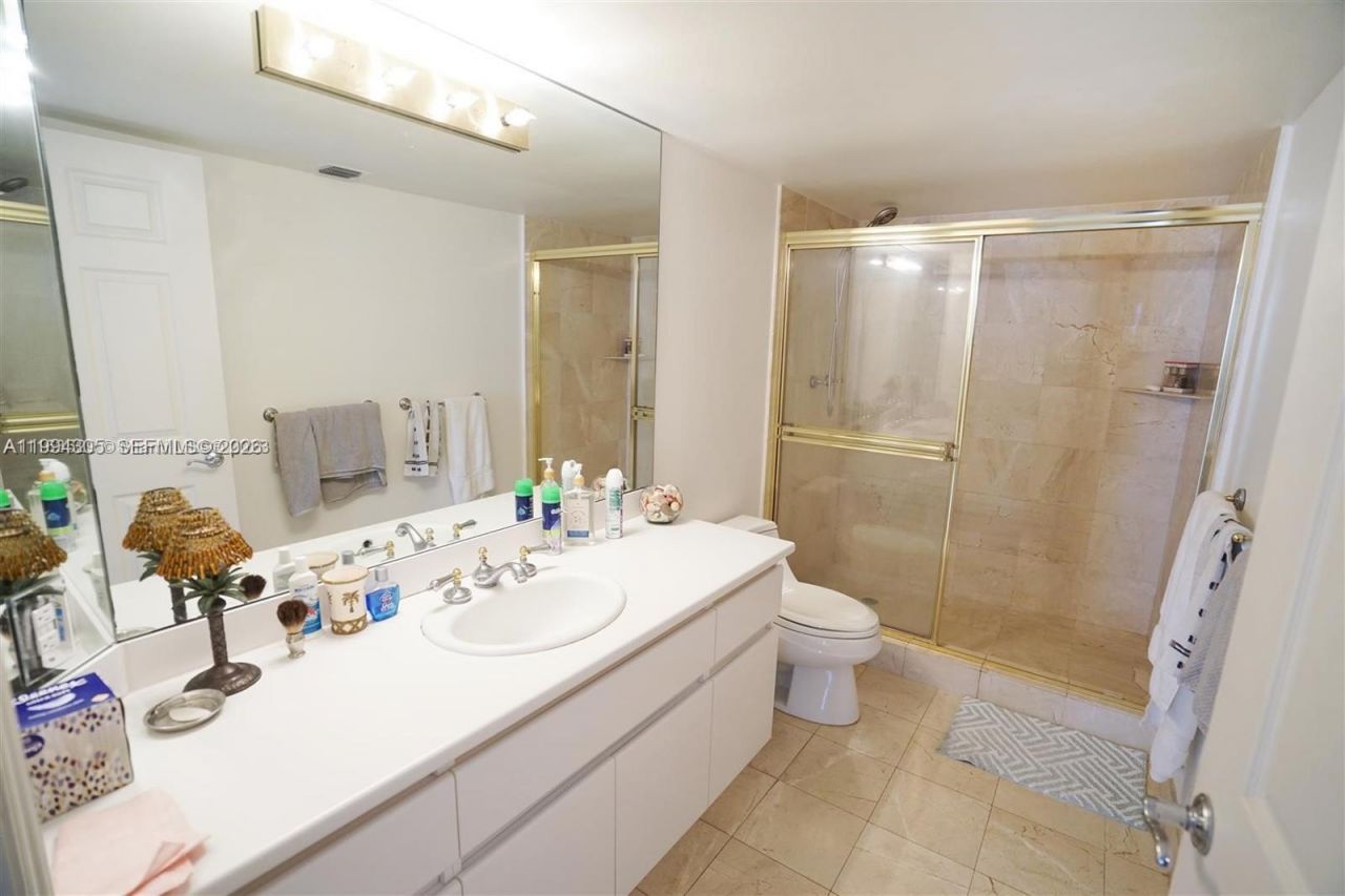 16711 Collins Ave, Unit 601, Sunny Isles Beach, FL 33160 Photo