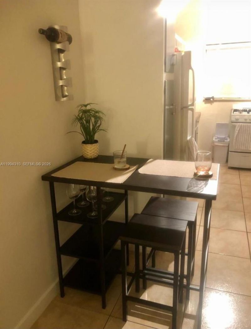 620 76th St, Unit 11, Miami Beach, FL 33141 Photo
