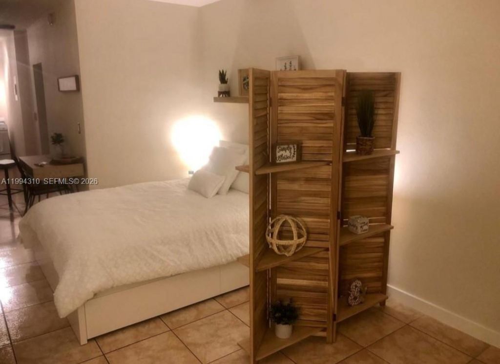 620 76th St, Unit 11, Miami Beach, FL 33141 Photo