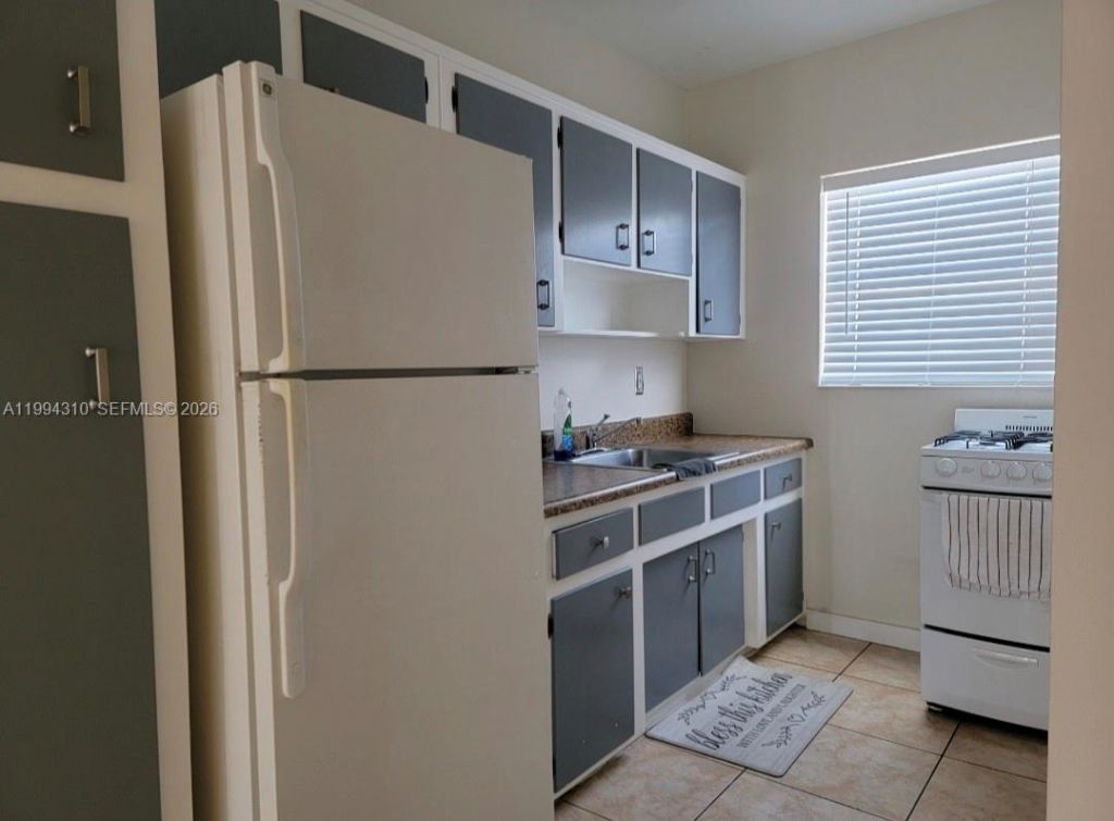 620 76th St, Unit 11, Miami Beach, FL 33141 Photo