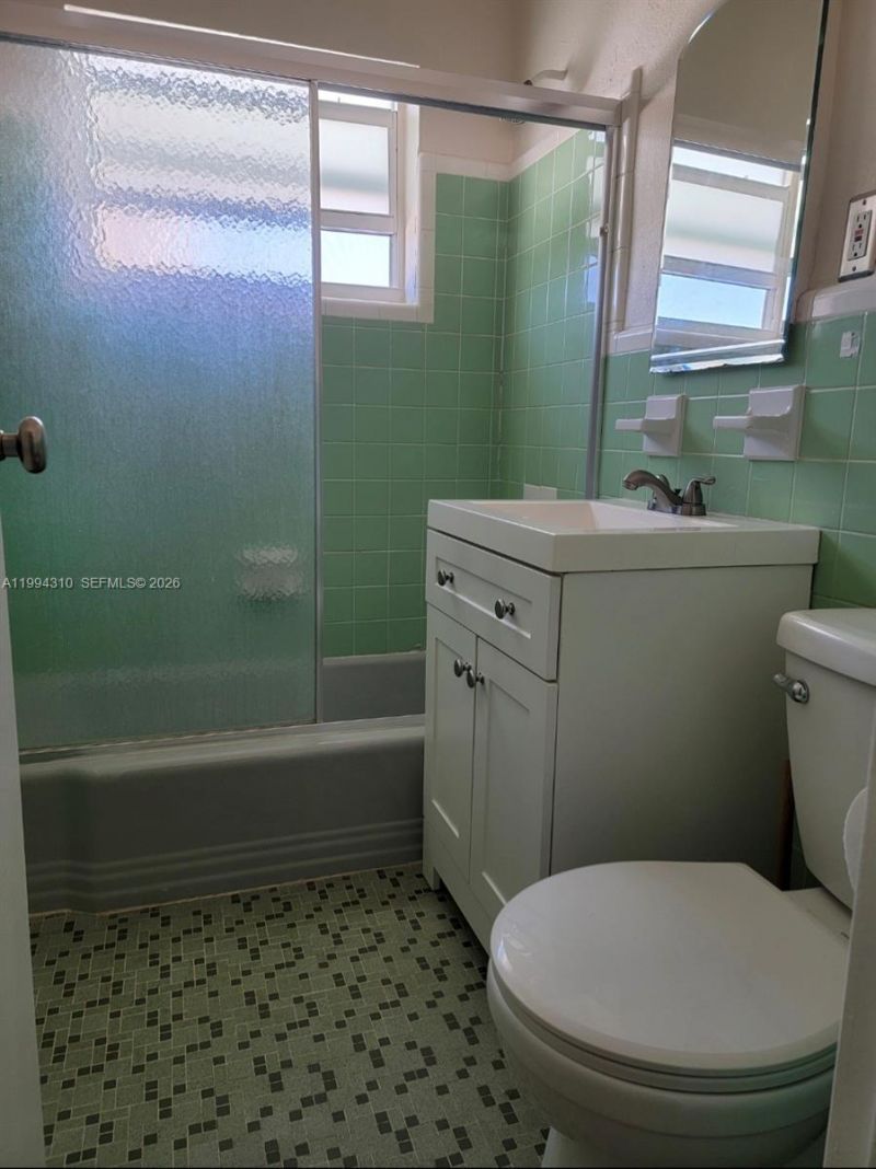 620 76th St, Unit 11, Miami Beach, FL 33141 Photo