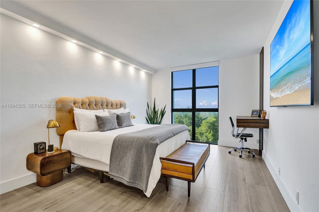 1000 Quayside Ter, Unit 707, Miami, FL 33138 Photo