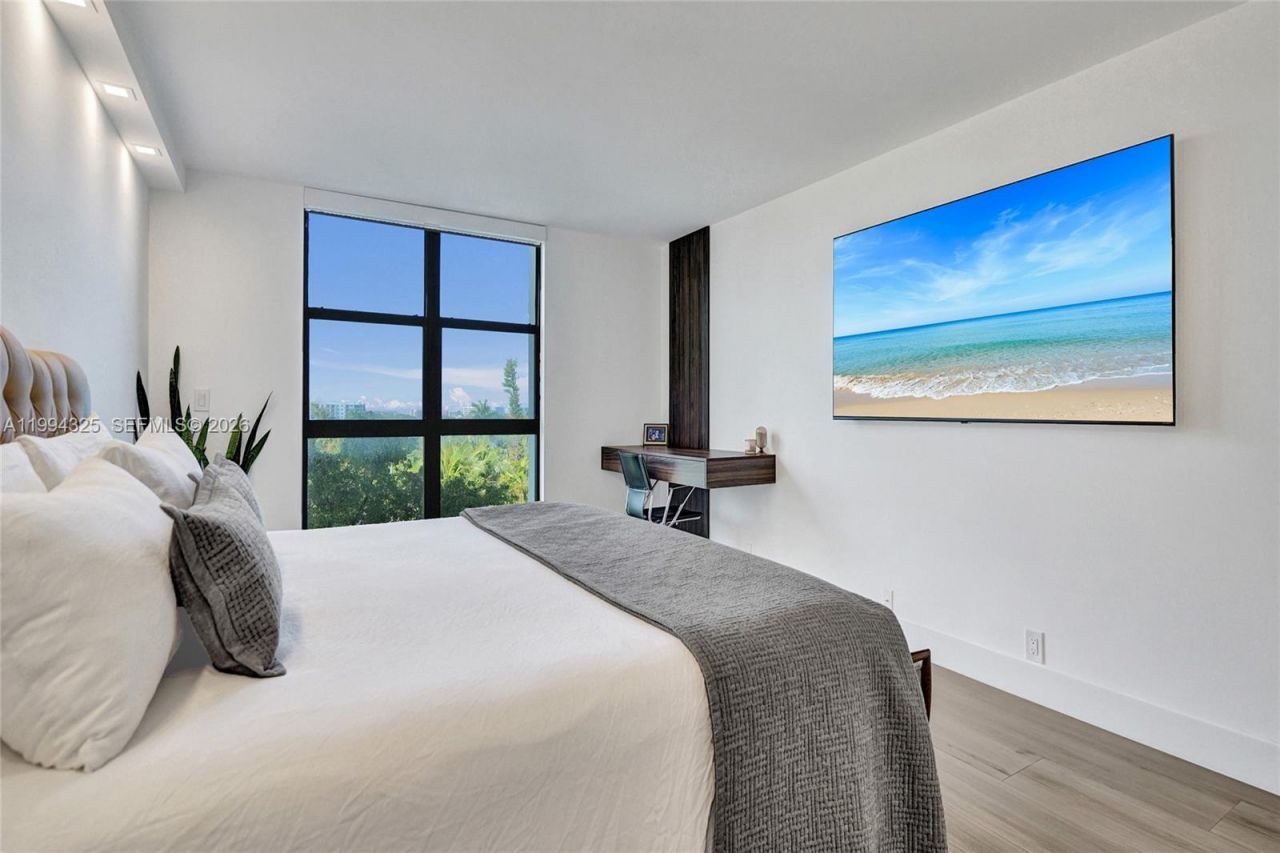 1000 Quayside Ter, Unit 707, Miami, FL 33138 Photo