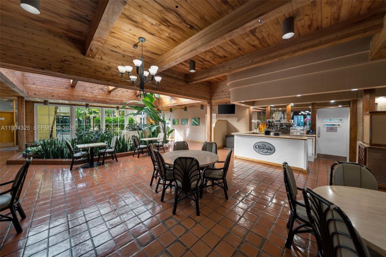 1000 Quayside Ter, Unit 707, Miami, FL 33138 Photo