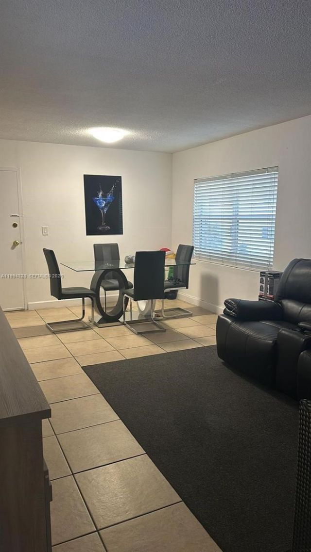 1325 W 68th St , Unit 321, Hialeah, FL 33014 Photo