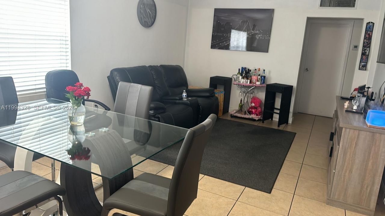 1325 W 68th St , Unit 321, Hialeah, FL 33014 Photo