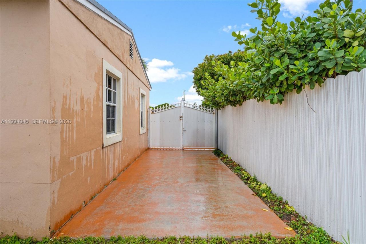 Please Call For Address, Hialeah, FL 33010 Photo
