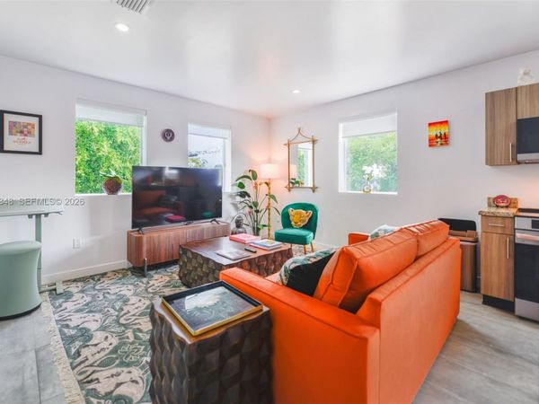 165 NW 39th St, Unit 7, Miami, FL 33127