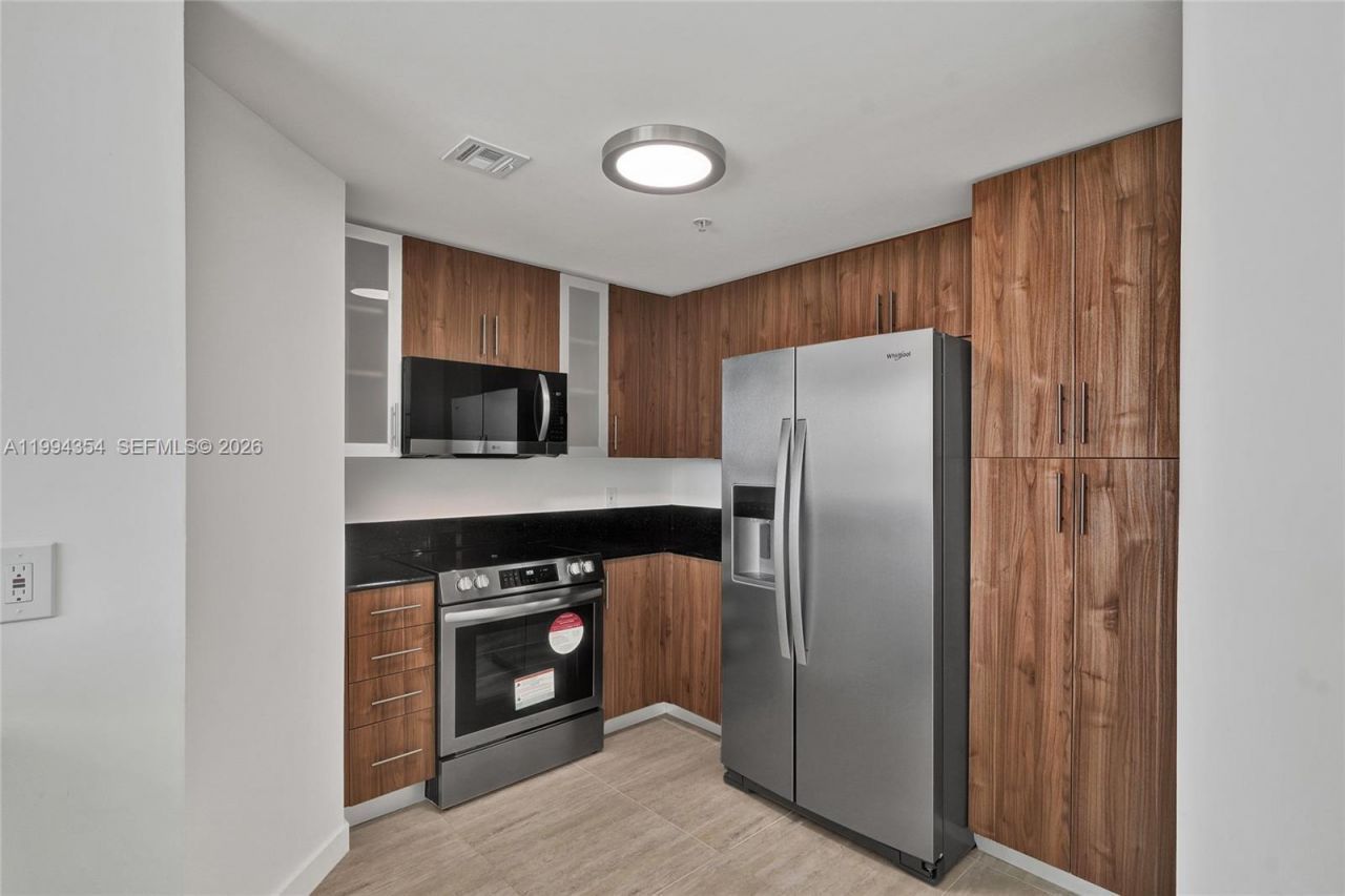 7900 Harbor Island Dr , Unit 711, North Bay Village, FL 33141 Photo