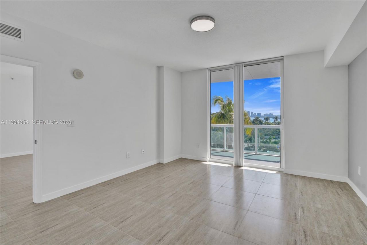 7900 Harbor Island Dr , Unit 711, North Bay Village, FL 33141 Photo