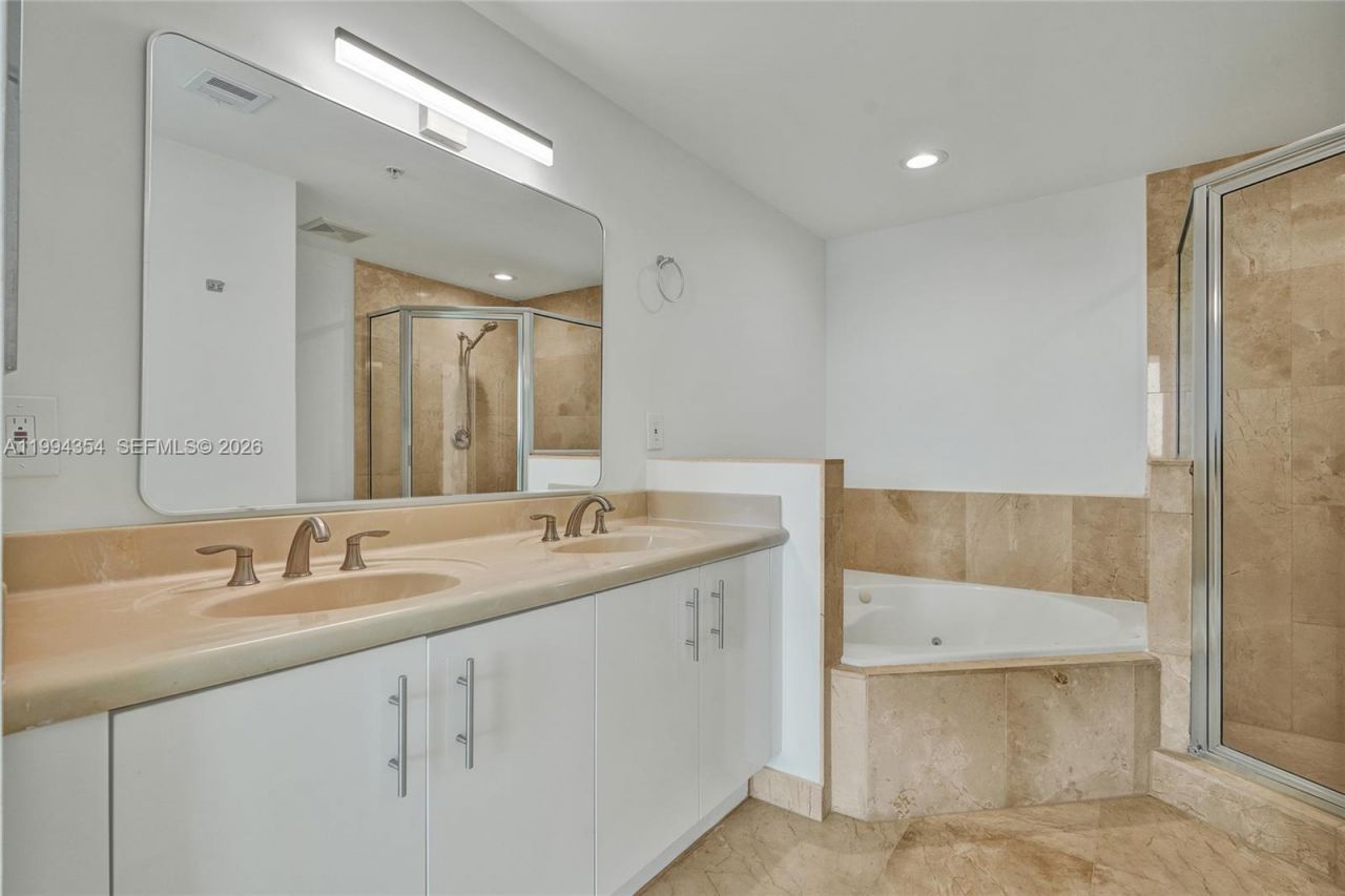 7900 Harbor Island Dr , Unit 711, North Bay Village, FL 33141 Photo