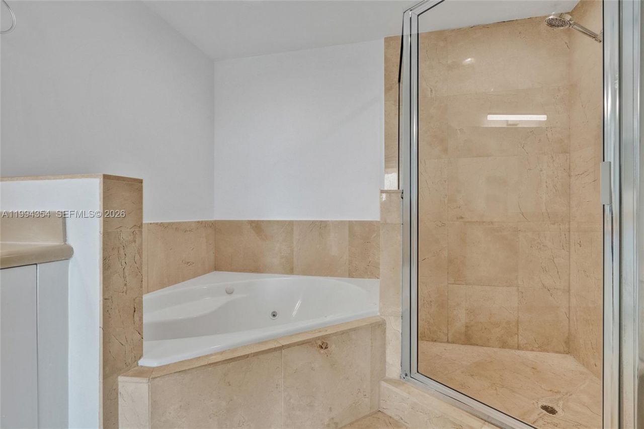 7900 Harbor Island Dr , Unit 711, North Bay Village, FL 33141 Photo