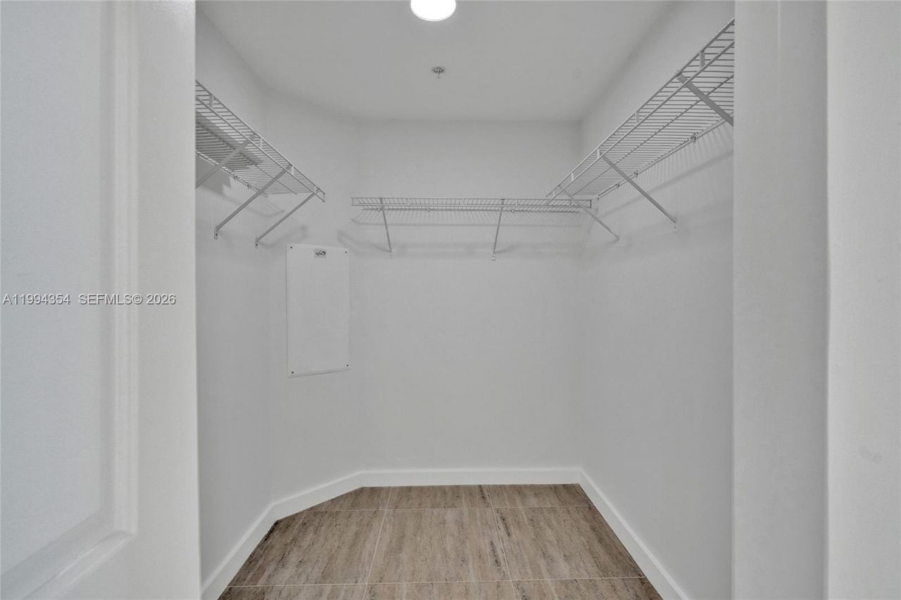 7900 Harbor Island Dr , Unit 711, North Bay Village, FL 33141 Photo