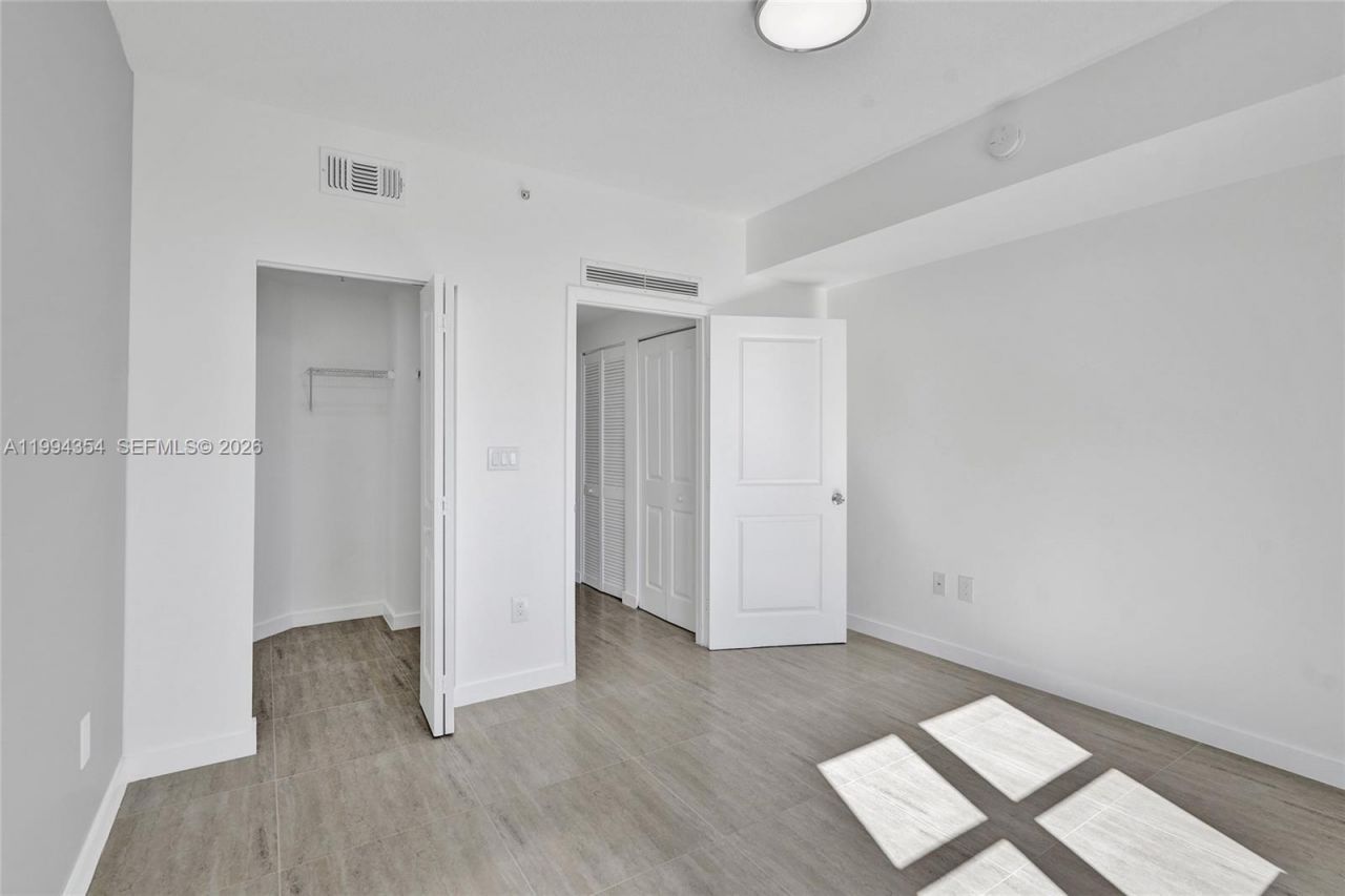 7900 Harbor Island Dr , Unit 711, North Bay Village, FL 33141 Photo