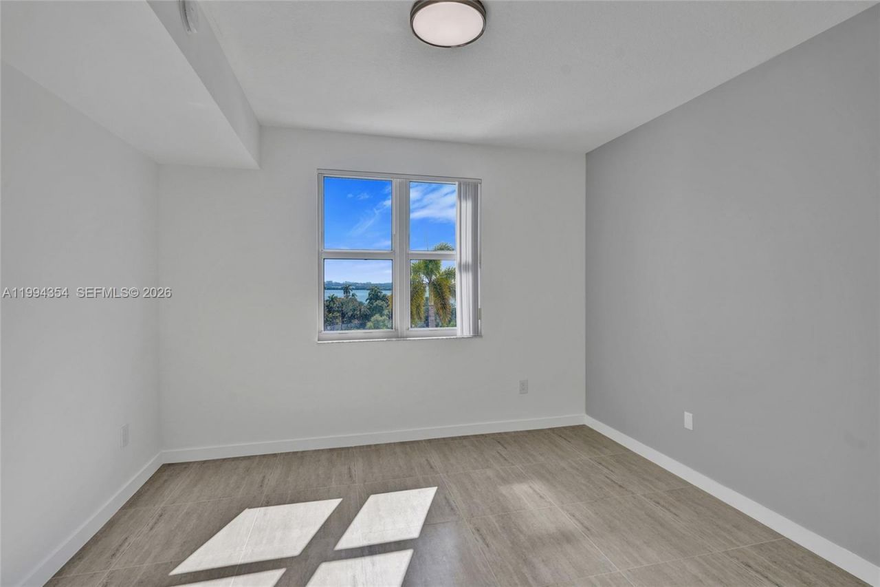 7900 Harbor Island Dr , Unit 711, North Bay Village, FL 33141 Photo