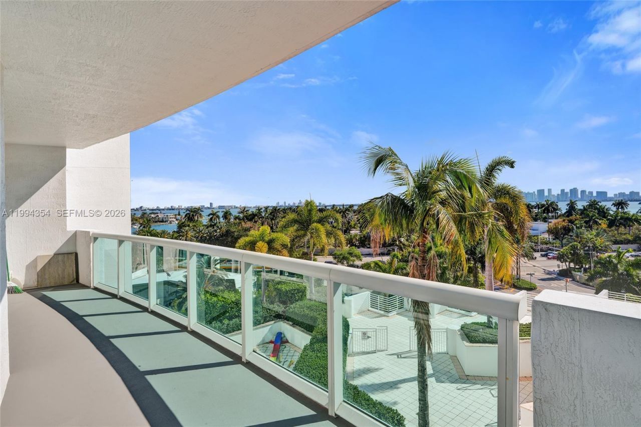 7900 Harbor Island Dr , Unit 711, North Bay Village, FL 33141 Photo