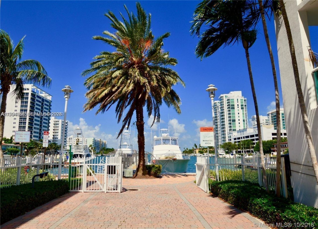 7900 Harbor Island Dr , Unit 711, North Bay Village, FL 33141 Photo