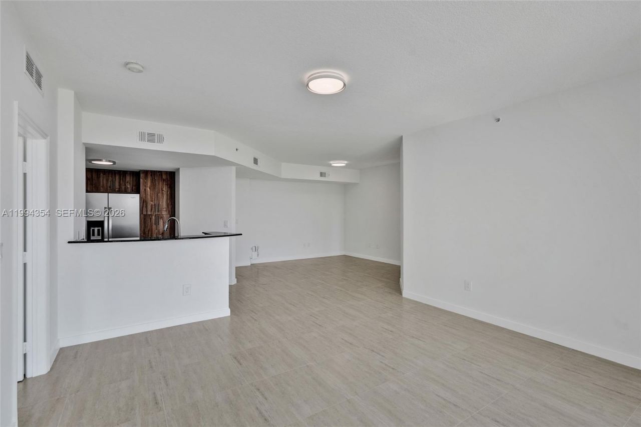 7900 Harbor Island Dr , Unit 711, North Bay Village, FL 33141 Photo