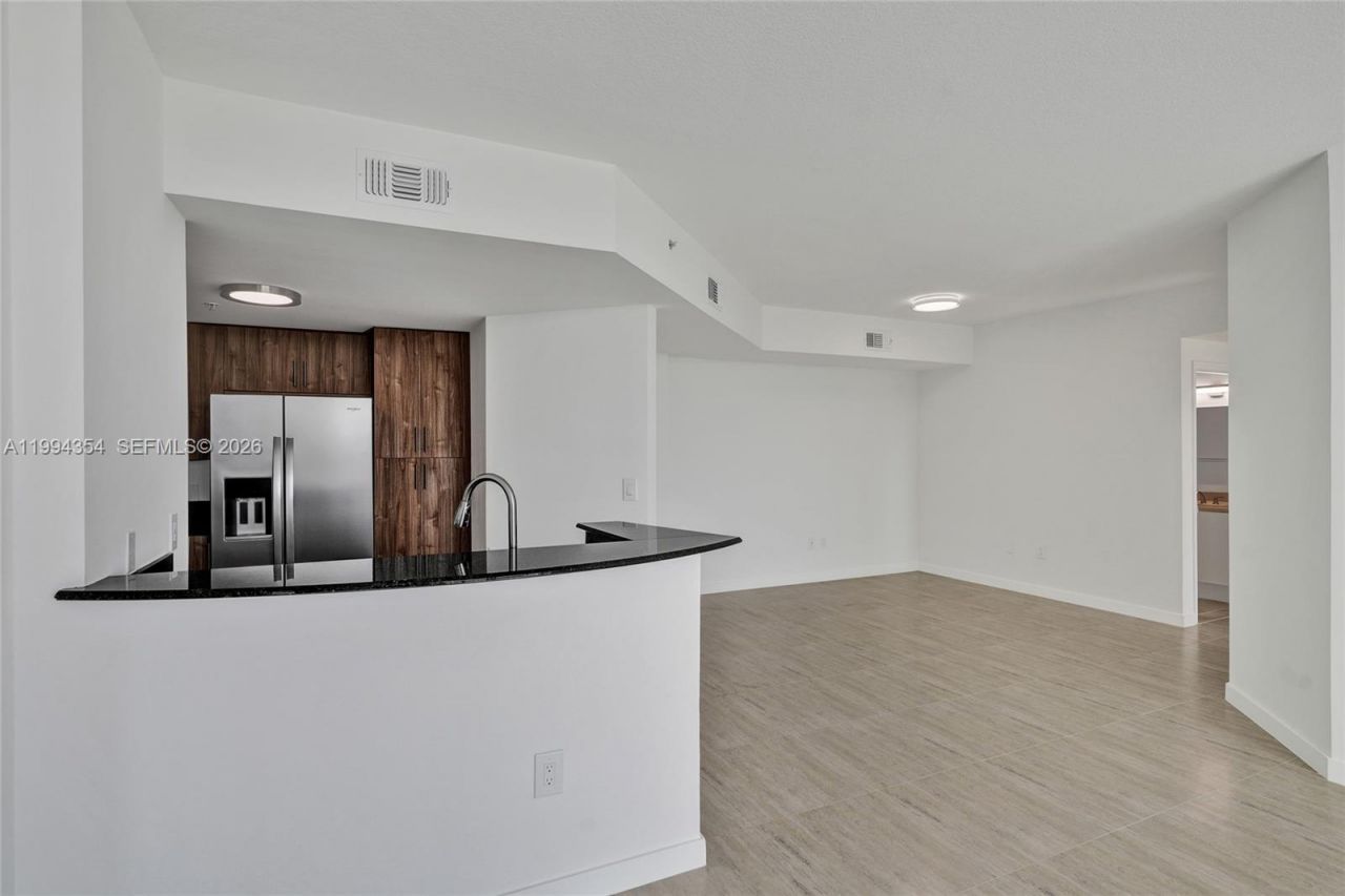 7900 Harbor Island Dr , Unit 711, North Bay Village, FL 33141 Photo