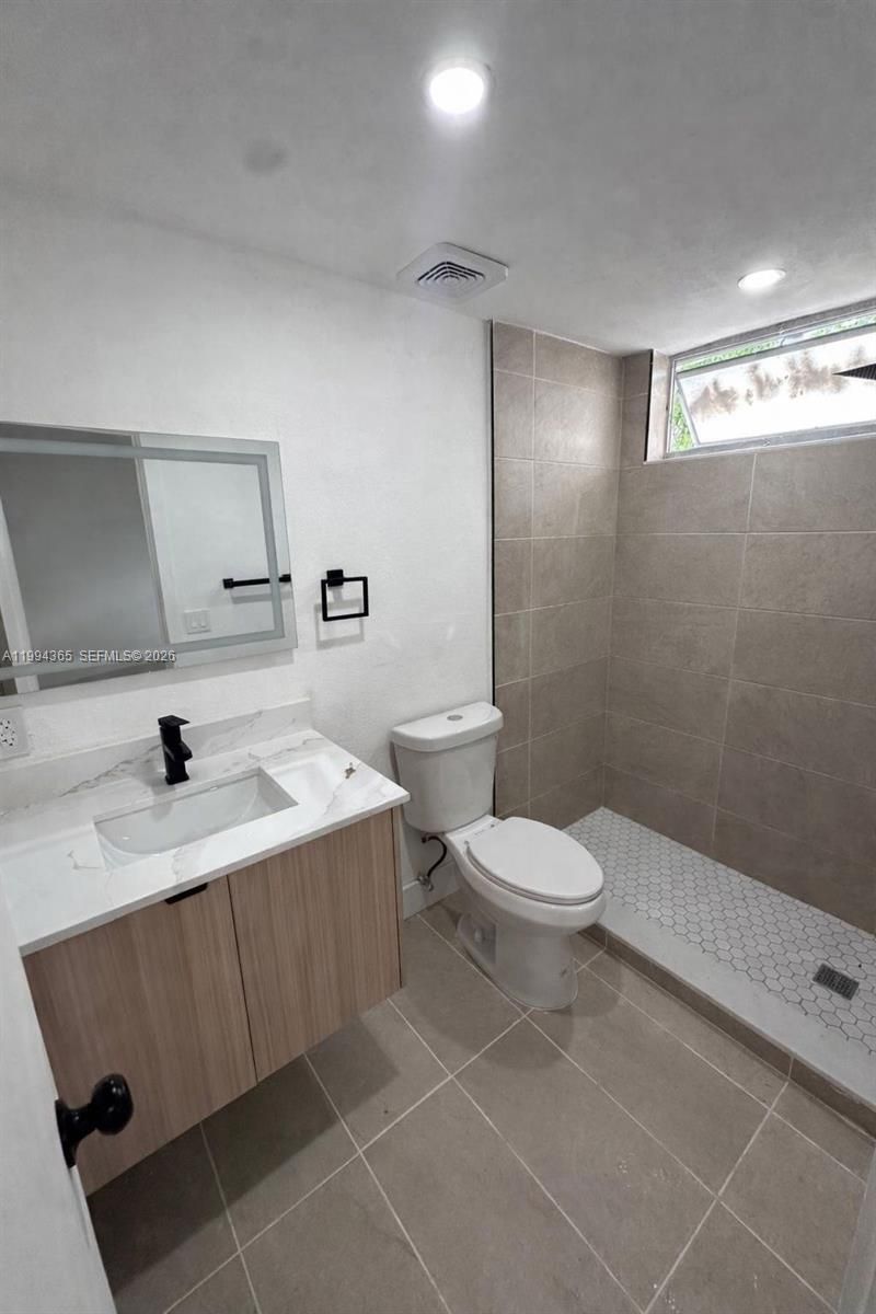 7725 Carlyle Ave , Unit 2, Miami Beach, FL 33141 Photo