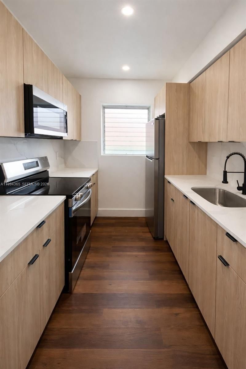 7725 Carlyle Ave , Unit 2, Miami Beach, FL 33141 Photo