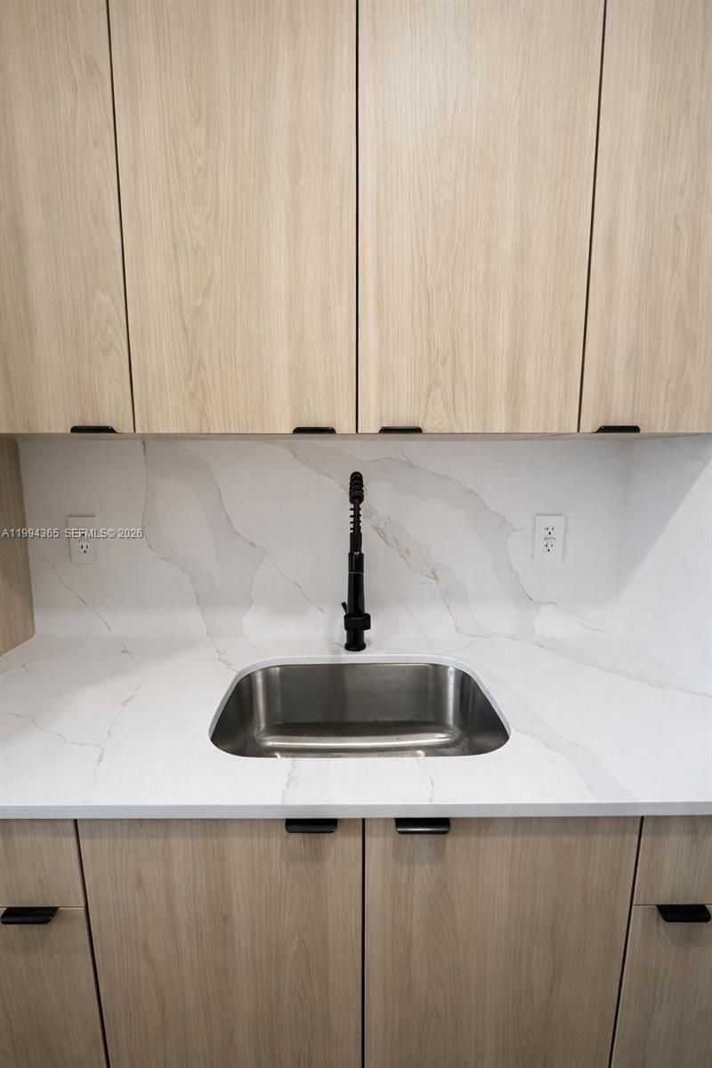 7725 Carlyle Ave , Unit 2, Miami Beach, FL 33141 Photo