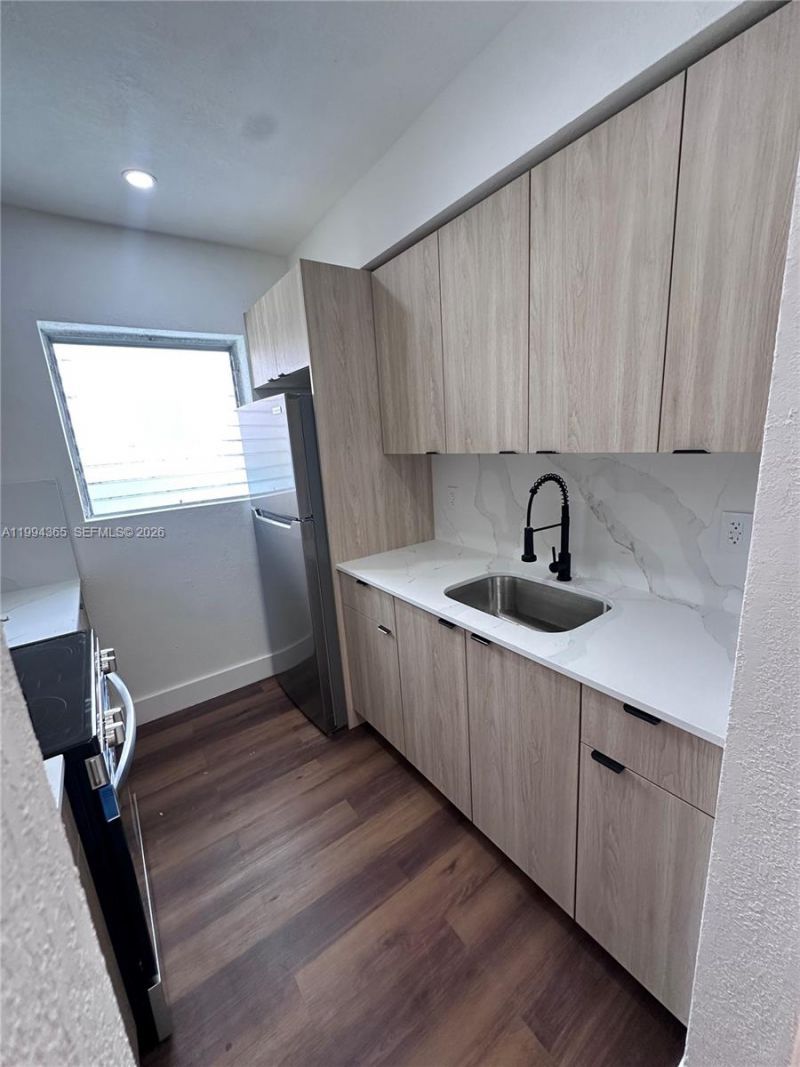 7725 Carlyle Ave , Unit 2, Miami Beach, FL 33141 Photo