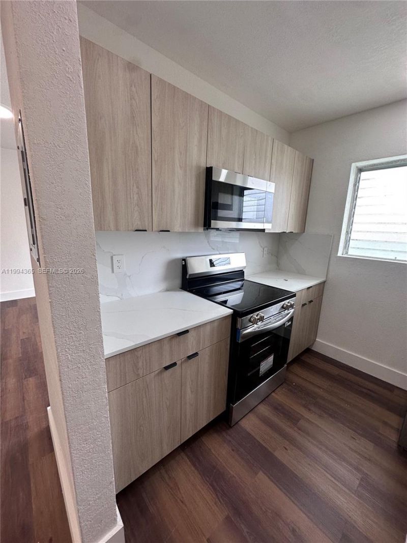 7725 Carlyle Ave , Unit 2, Miami Beach, FL 33141 Photo