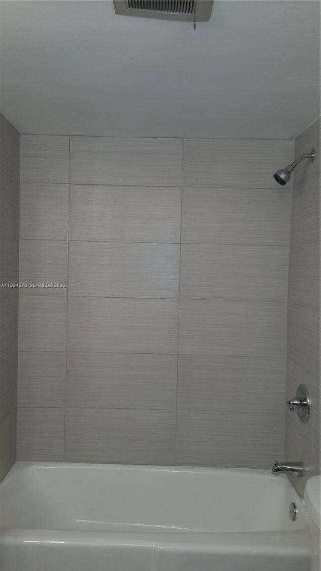 1201 NE 191st St, Unit G306, Miami, FL 33179 Photo