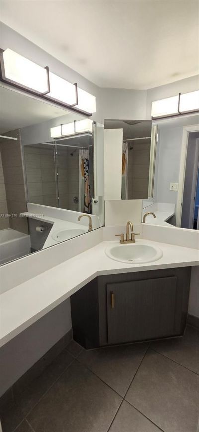 1201 NE 191st St, Unit G306, Miami, FL 33179 Photo