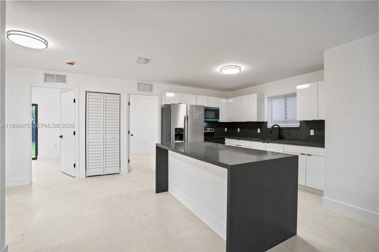 5821 NW 30th Ave, Unit 5821, Miami, FL 33142 Photo