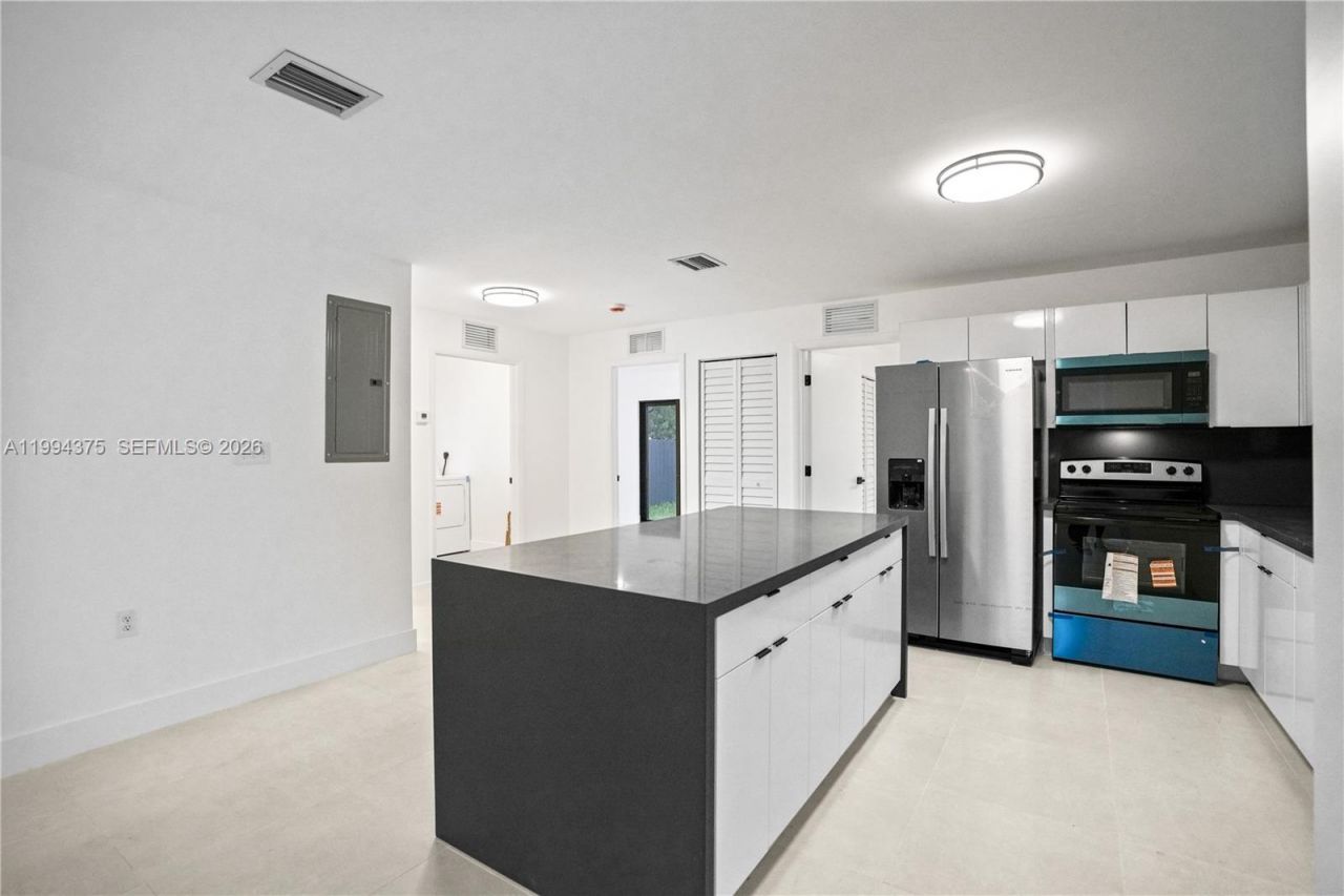 5821 NW 30th Ave, Unit 5821, Miami, FL 33142 Photo