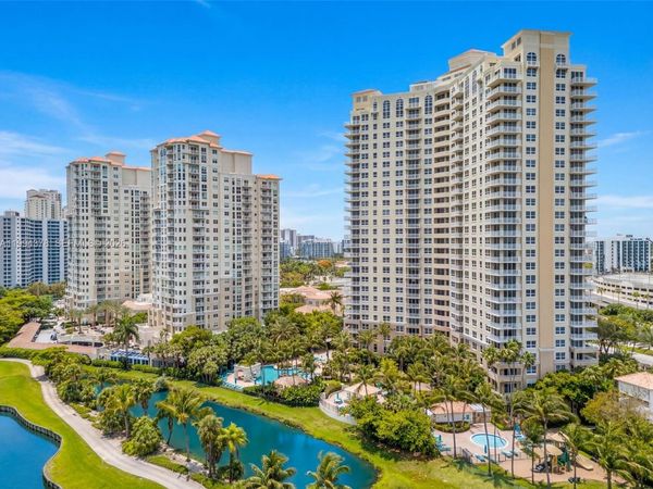 19501 W Country Club Dr , Unit 602, Aventura, FL 33180