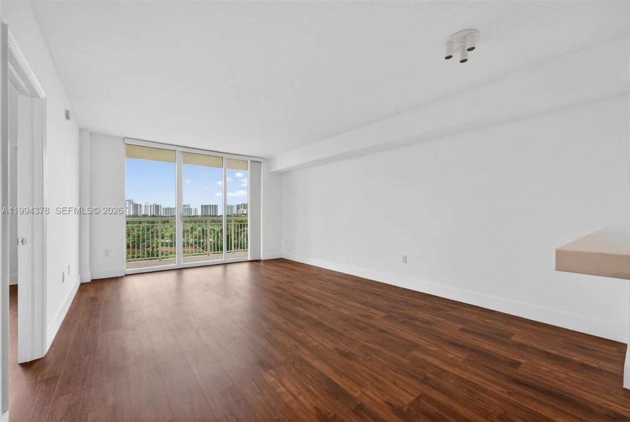 19501 W Country Club Dr , Unit 602, Aventura, FL 33180 Photo