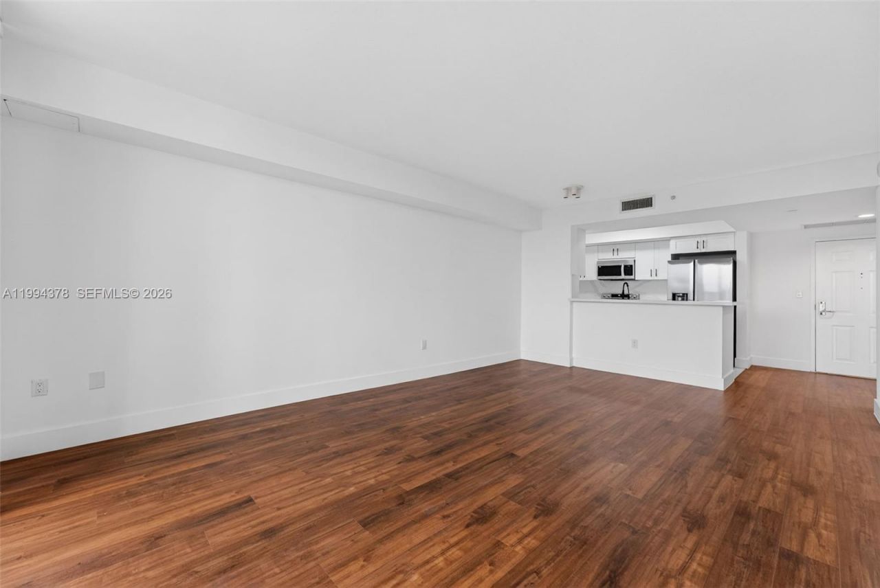 19501 W Country Club Dr , Unit 602, Aventura, FL 33180 Photo