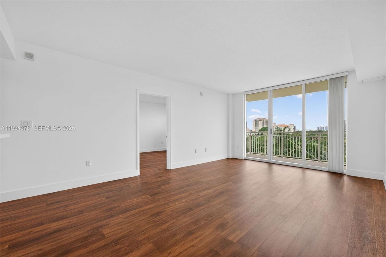 19501 W Country Club Dr , Unit 602, Aventura, FL 33180 Photo