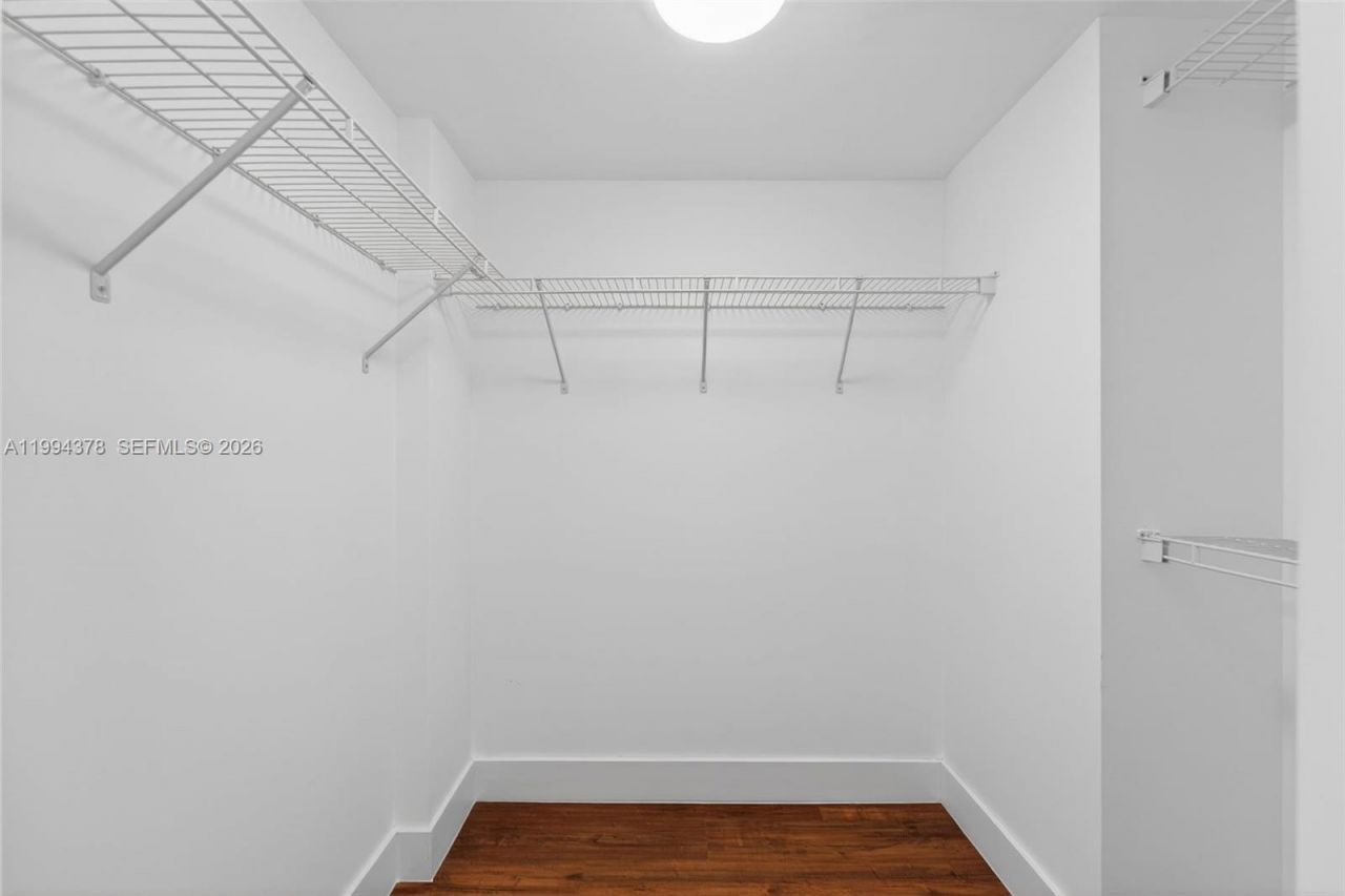 19501 W Country Club Dr , Unit 602, Aventura, FL 33180 Photo