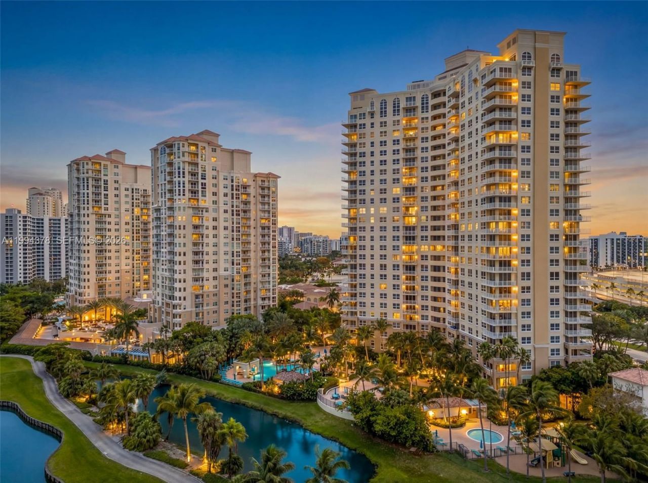 19501 W Country Club Dr , Unit 602, Aventura, FL 33180 Photo