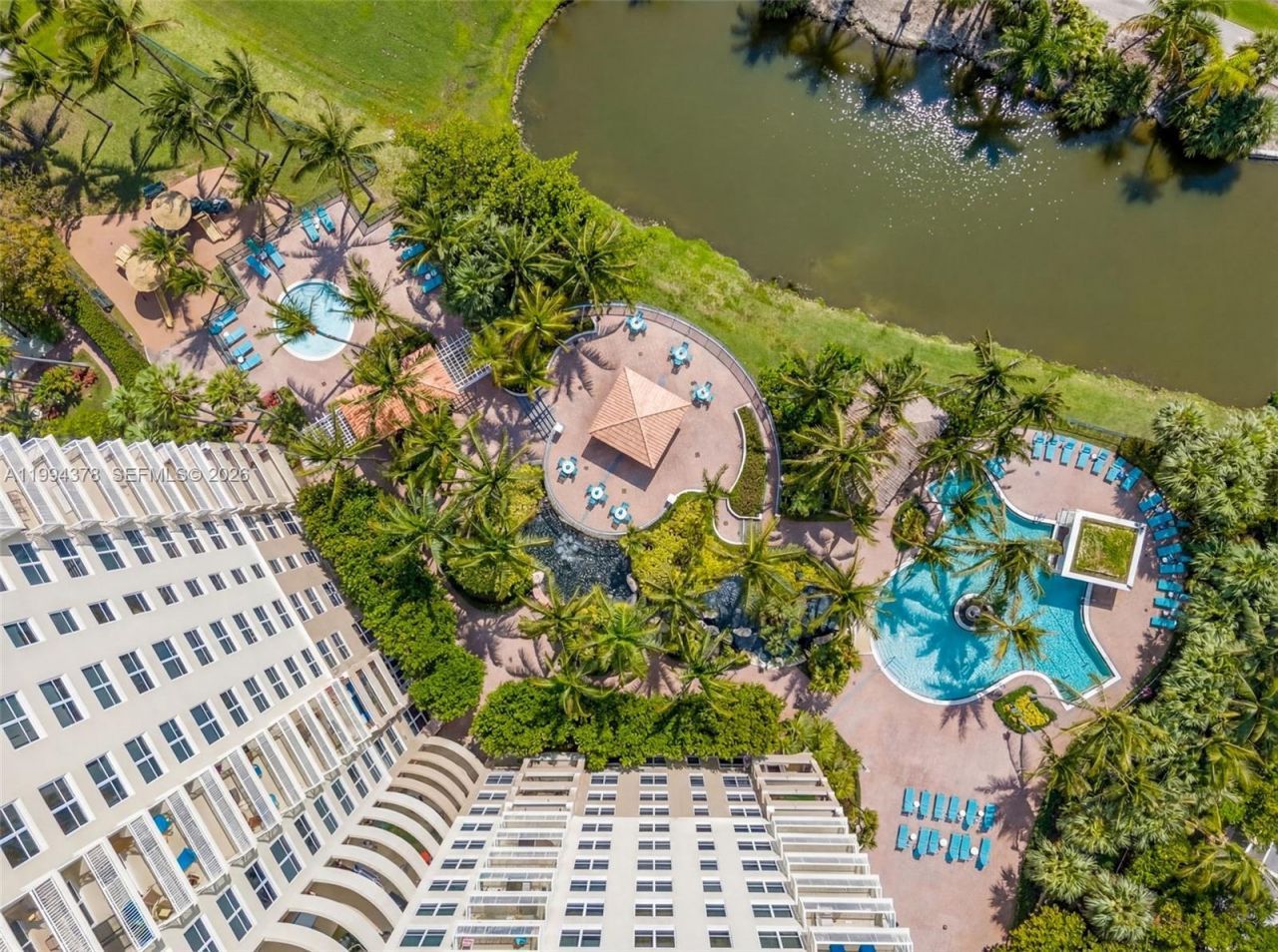 19501 W Country Club Dr , Unit 602, Aventura, FL 33180 Photo