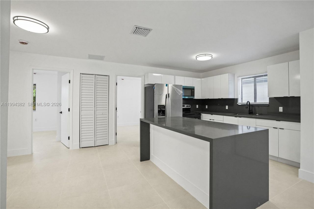 5823 NW 30th Ave, Unit 5823, Miami, FL 33142 Photo