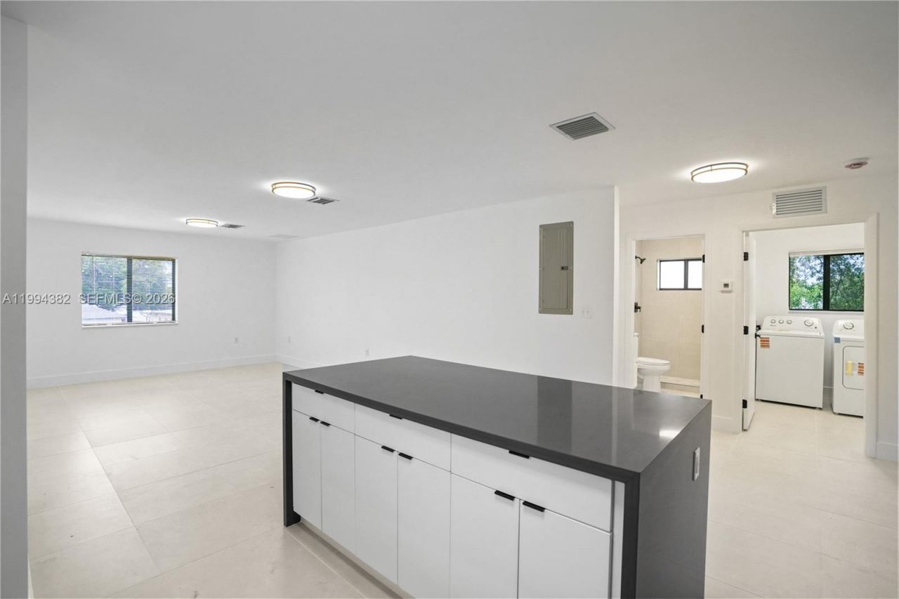 5823 NW 30th Ave, Unit 5823, Miami, FL 33142 Photo
