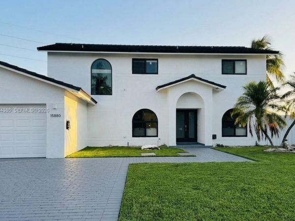 15880 SW 141st Ct , Miami, FL 33177