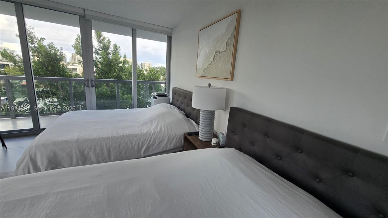 9261 E Bay Harbor Dr , Unit 402, Bay Harbor Islands, FL 33154 Photo